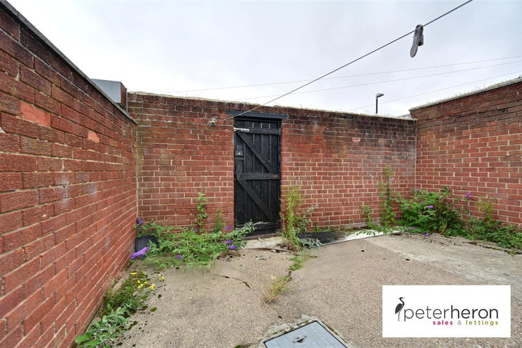 Outside - Picture 10 of 10