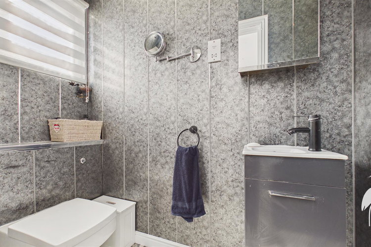 En-Suite Shower Room - Picture 18 of 67