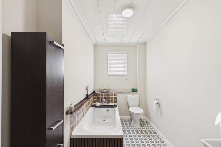 Bathroom - Picture 26 of 67