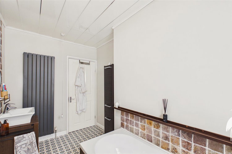 Bathroom - Picture 27 of 67