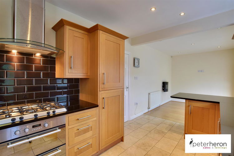 Open Plan Dining Kitchen - Picture 4 of 15