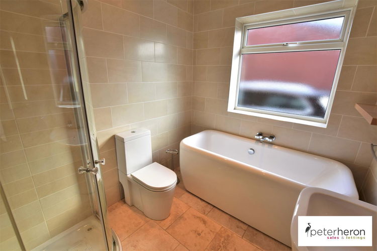 Bathroom - Picture 10 of 15