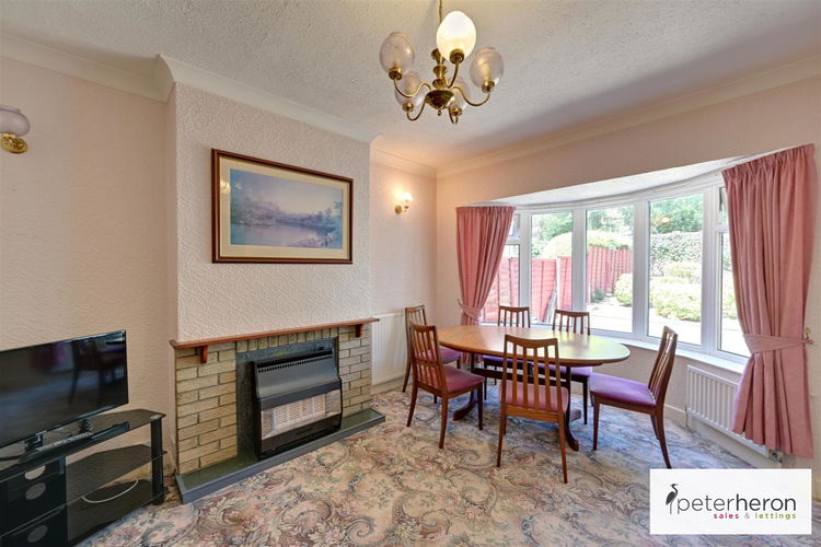 Dining Room - Picture 3 of 10