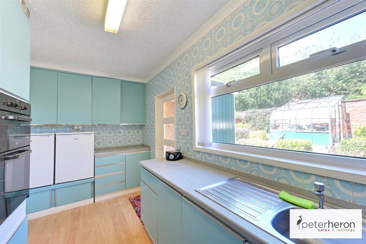 Kitchen - Picture 4 of 10