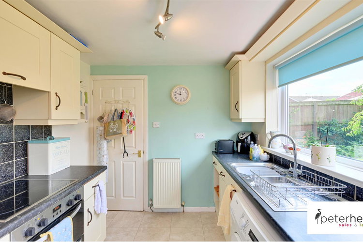 Kitchen - Picture 9 of 21