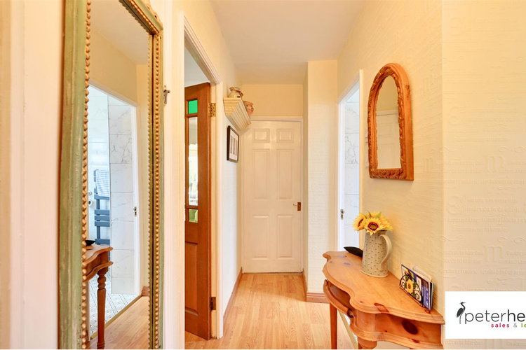 Entrance Hall - Picture 11 of 21