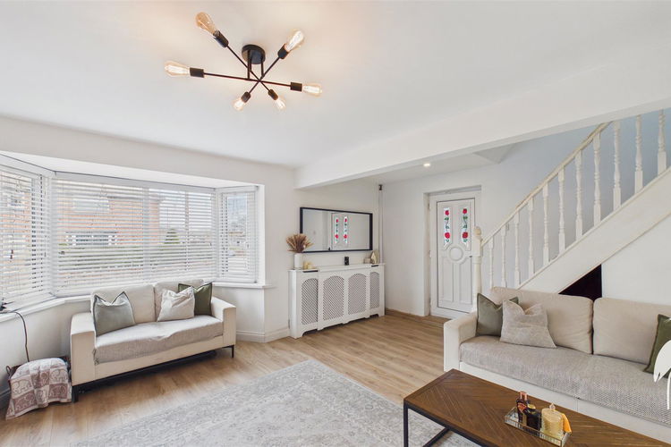 Lounge - Picture 4 of 17