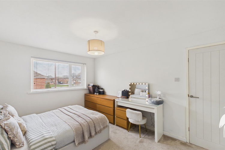 Bedroom 1 - Picture 9 of 17