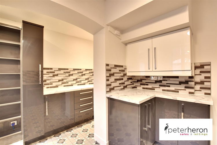 Kitchen - Picture 7 of 12