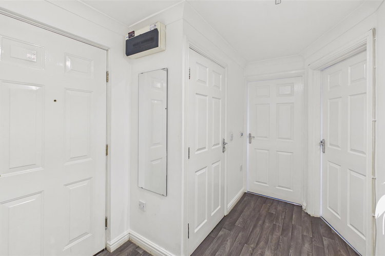 Hallway - Picture 4 of 10