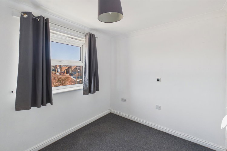 Bedroom 2 - Picture 8 of 10