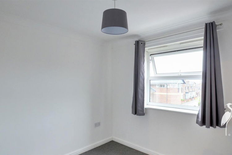 Bedroom 1 - Picture 5 of 8