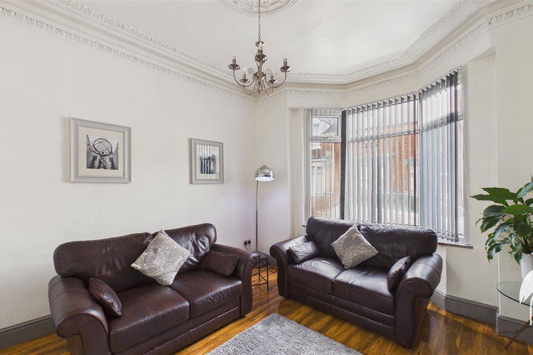 Lounge - Picture 3 of 25