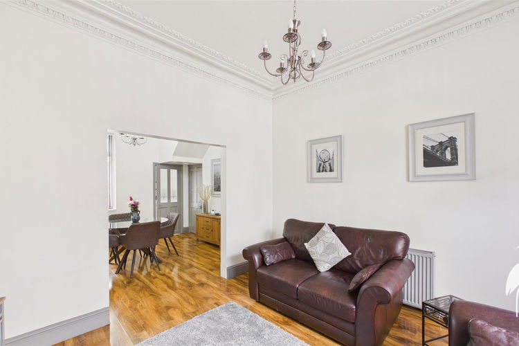 Lounge - Picture 4 of 25