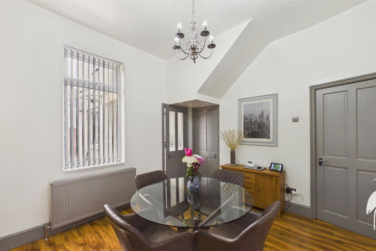 Dining Room - Picture 6 of 25