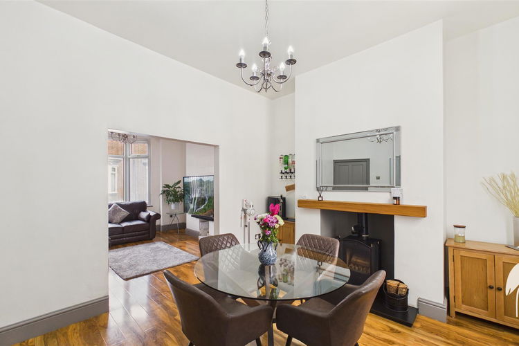 Dining Room - Picture 7 of 25