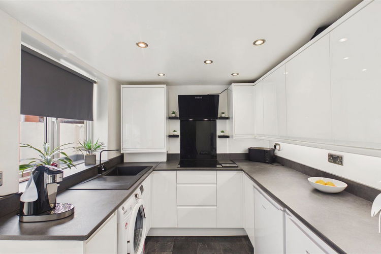 Kitchen - Picture 8 of 25