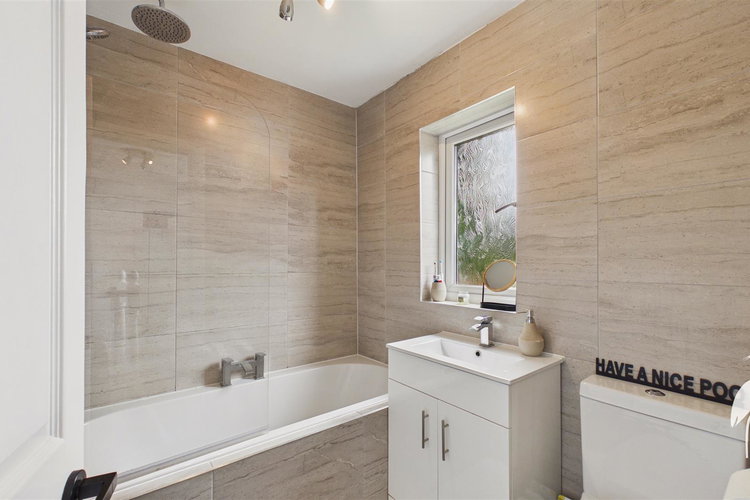 Bathroom - Picture 18 of 22