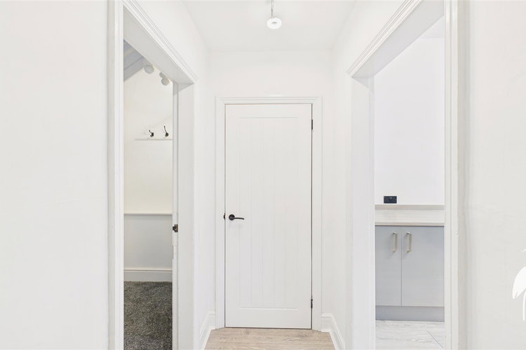 Inner Hall - Picture 11 of 27