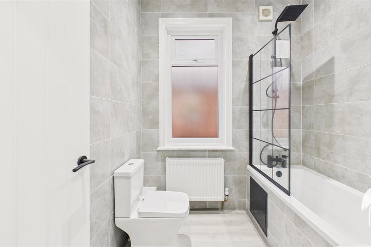 Bathroom - Picture 22 of 27