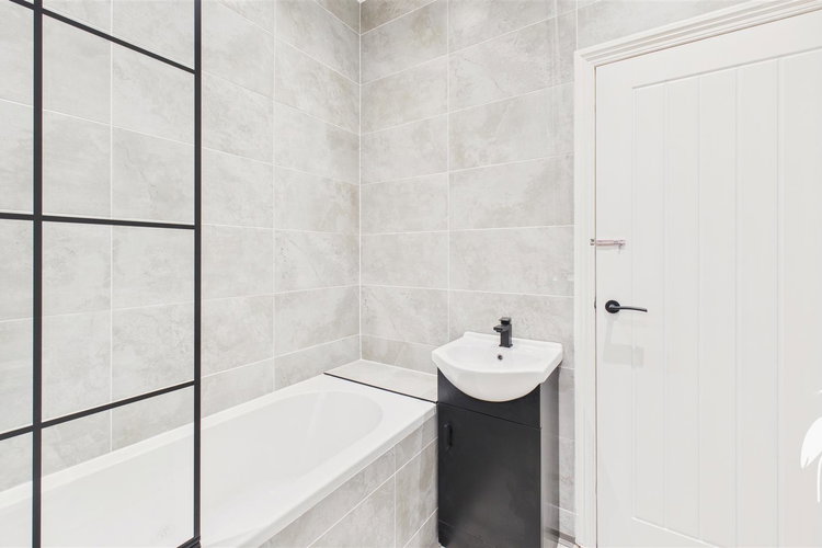 Bathroom - Picture 23 of 27