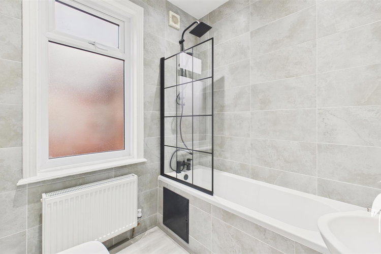 Bathroom - Picture 24 of 27