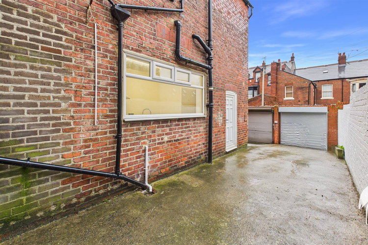 Outside - Picture 26 of 27