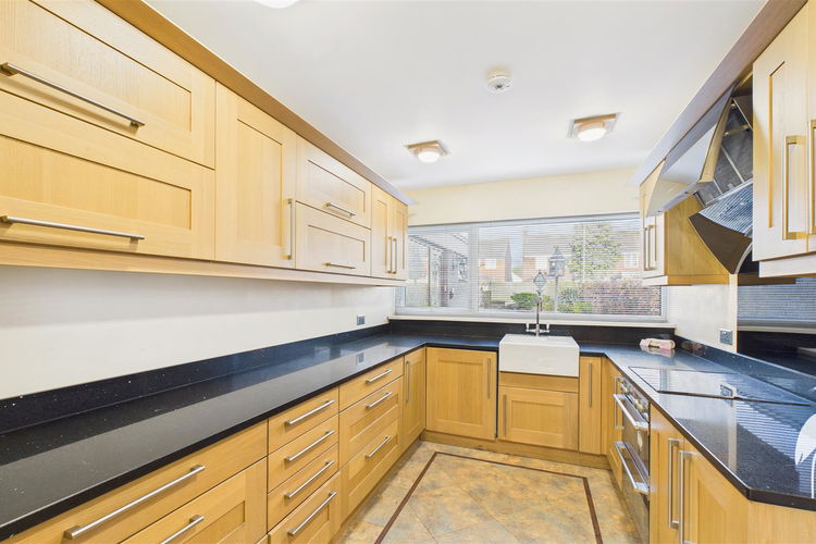 Kitchen - Picture 9 of 26