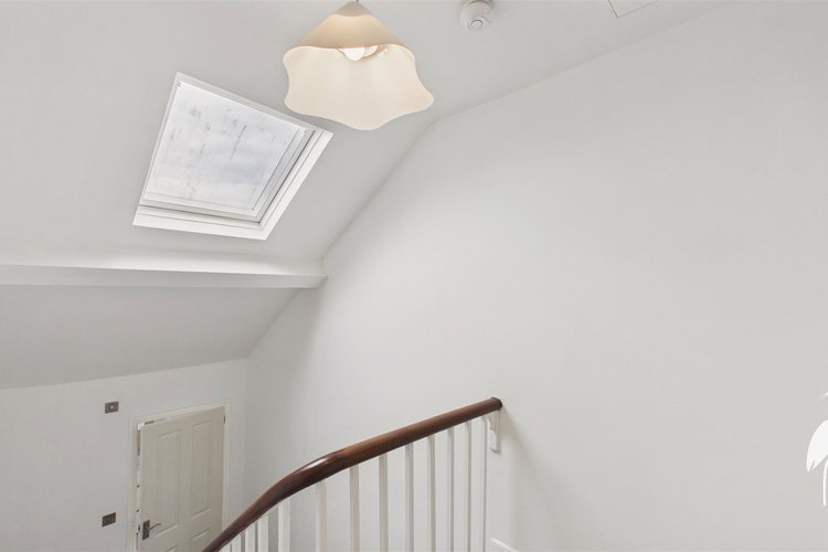 Second Floor Landing - Picture 24 of 31