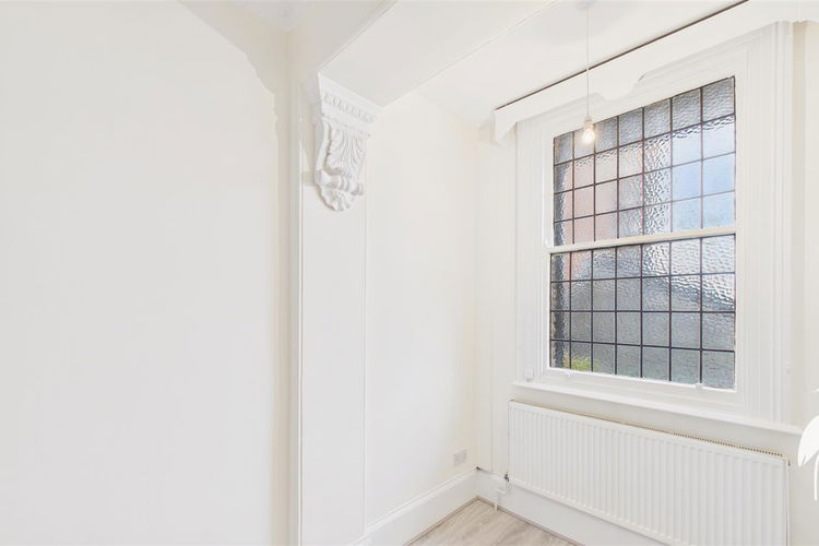 Half Landing - Picture 12 of 26