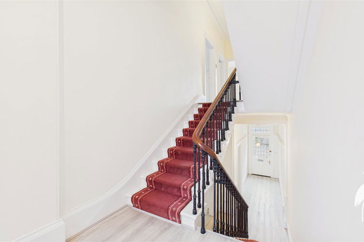 Half Landing - Picture 13 of 26