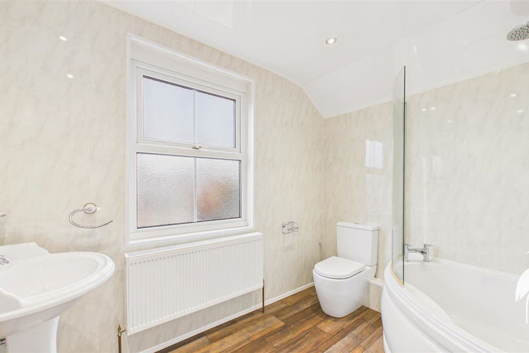 Bathroom - Picture 19 of 26