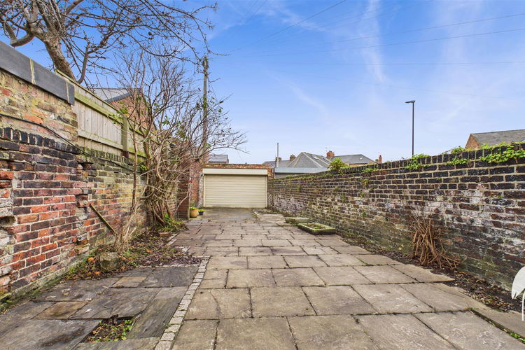 Outside - Picture 23 of 26