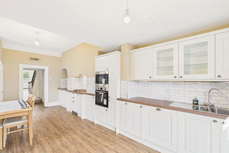 Kitchen - Picture 5 of 26