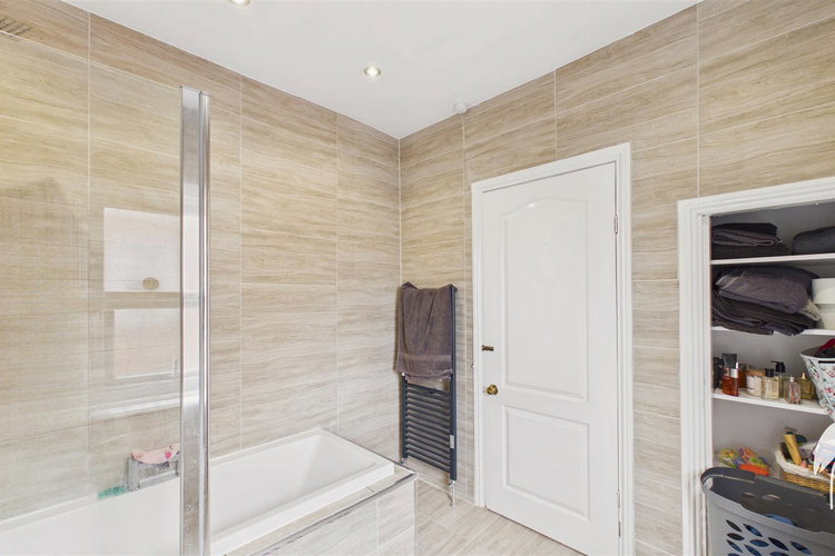 Bathroom - Picture 13 of 20