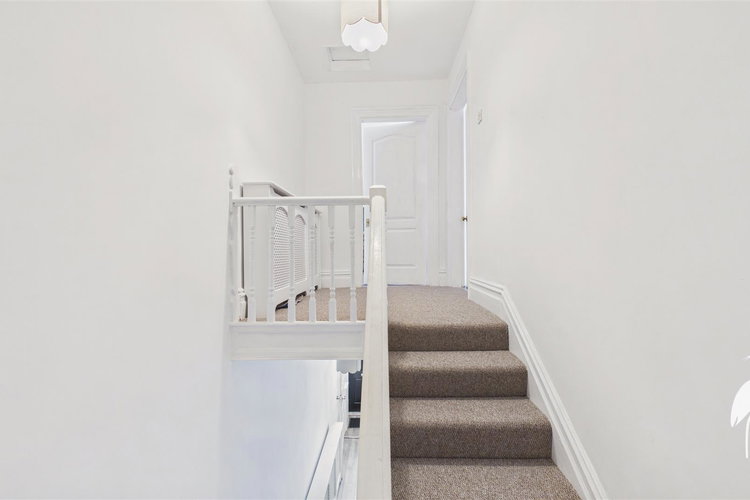 First Floor Landing - Picture 14 of 20