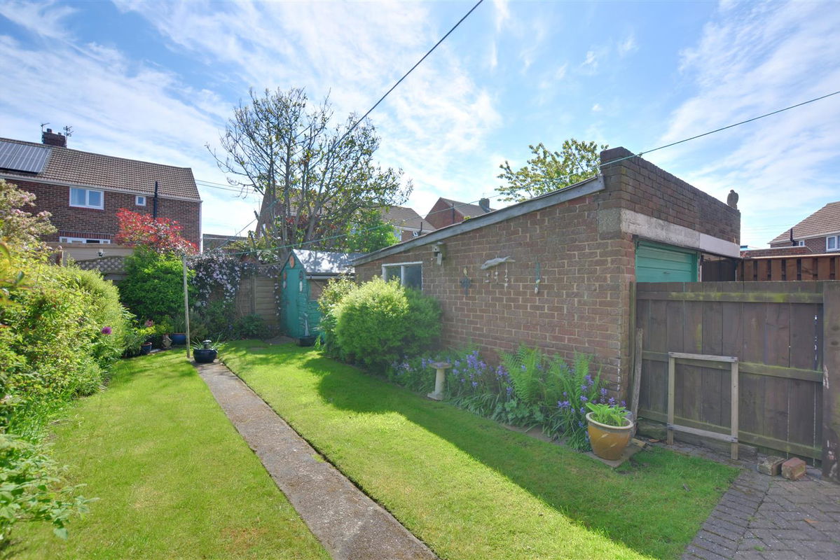 Wheatall Drive, Sunderland, Tyne & Wear, SR6 7HQ £160,000 from Peter