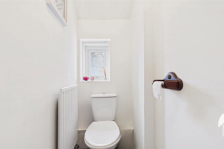 Separate WC - Picture 15 of 21