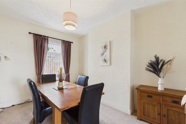 Dining Room - Picture 5 of 21