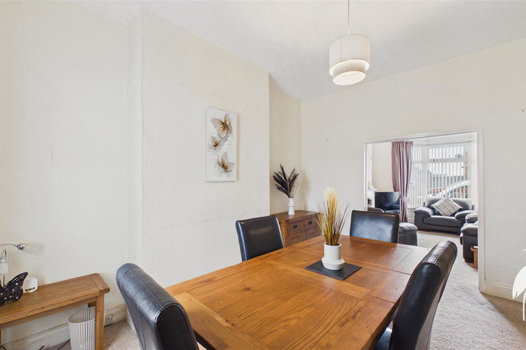 Dining Room - Picture 7 of 21