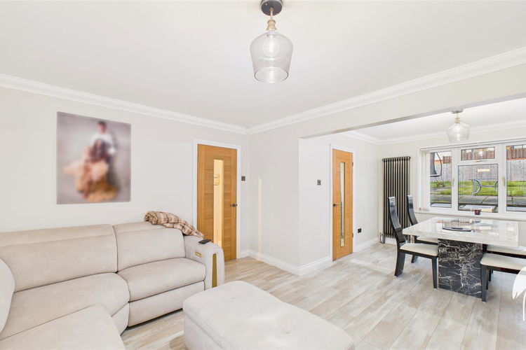 Lounge/Dining Room - Picture 4 of 21