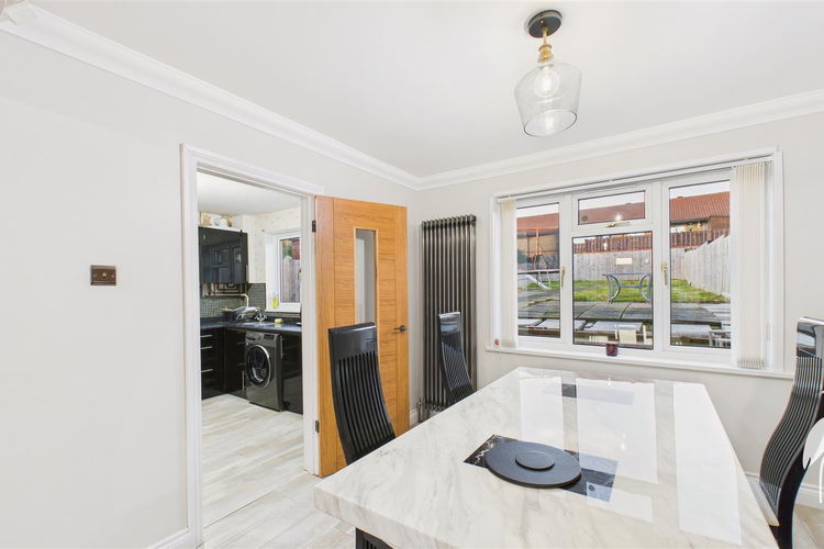 Lounge/Dining Room - Picture 5 of 21