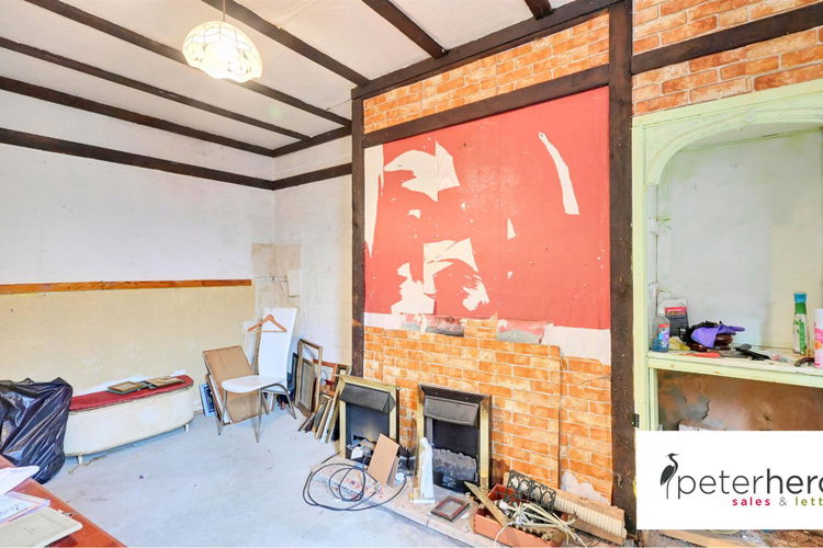 Lounge - Picture 4 of 13