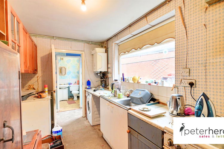 Kitchen - Picture 5 of 13