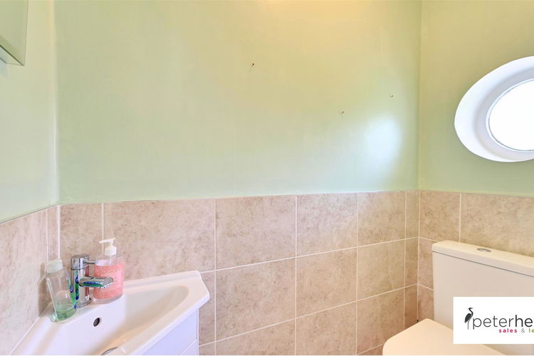 Cloakroom/Wc - Picture 12 of 26