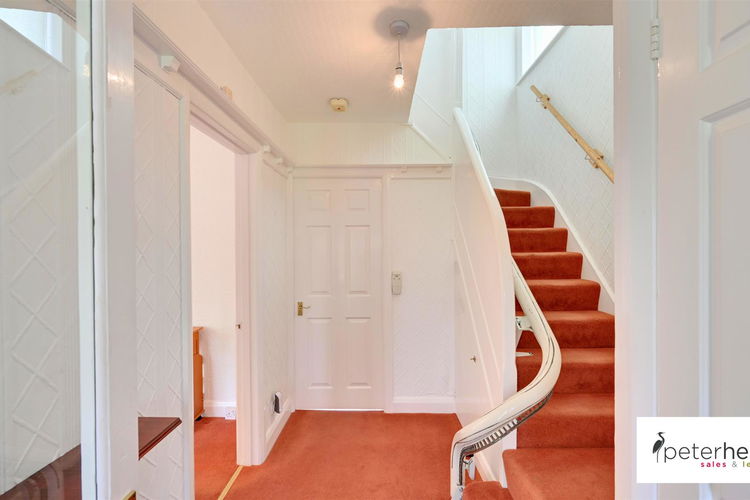 Hallway - Picture 13 of 26