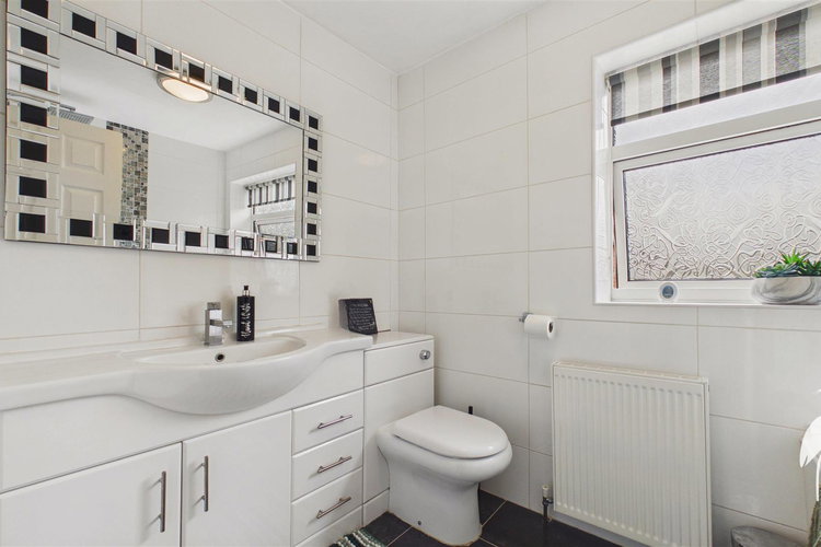 Bathroom - Picture 20 of 23