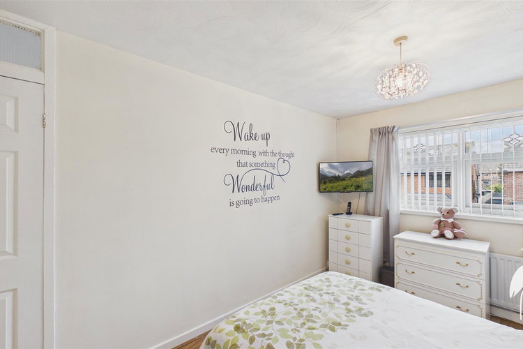 Bedroom 1 - Picture 11 of 21