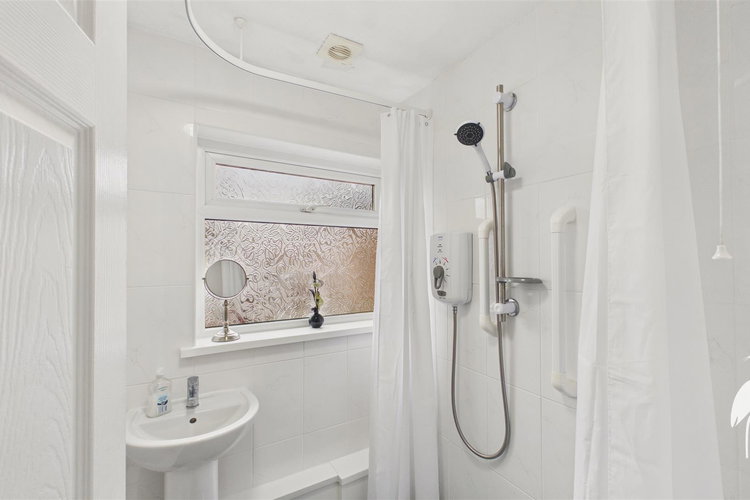 Wet Room - Picture 17 of 21