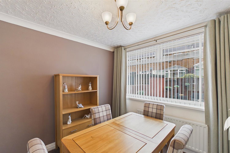 Dining Room - Picture 4 of 21